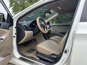 <span class=keywords><strong>Hyundai</strong></span> Verna 1.4L de Beijing al Mejor Precio 2014-2017 con Volante a la Izquierda, Caja de Cambios Automática, Asientos de Cuero y Cámara Trasera - Product Image 5