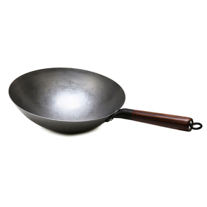 Juego de utensilios de cocina de estufa de Gas sin recubrimiento hecho a mano de Zhangqiu, <span class=keywords><strong>Wok</strong></span> de hierro forjado con mango de madera, tapa de vidrio, olla de acero antiadherente para freír - Product Image 3