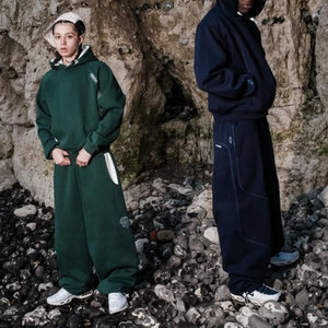 <span class=keywords><strong>Giacca</strong></span> Puffer da Uomo Imbottita <span class=keywords><strong>Bianca</strong></span> con Cappuccio Integrale, Riflettente, Impermeabile, <span class=keywords><strong>Oversize</strong></span>, con Fascia Regolabile e Zip Personalizzata - Product Image 4