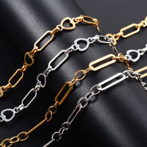 Collier ras du cou chic en acier inoxydable plaqué or avec pendentif cœur rectangulaire pour femmes et hommes, accessoires de bijoux en métal - Product Image 3