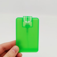 Vente en gros de désinfectant pour les mains en plastique PP de 20 ml, format portable, type parfum, format poche, flacon pulvérisateur de type carte de crédit