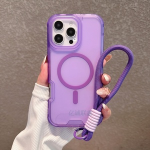 Funda Protectora Transparente con Acabado Mate para iPhone 13 14 15 16 Pro Max, Carga Inalámbrica, Cadena Magnética para Muñeca, Anti-caídas - Product Image 3