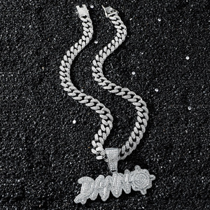 สร้อยคอจี้ตัวอักษรโลหะผสมดีไซน์ล้ำสมัยขายดีปี 2026 สไตล์ฮิปฮอป สร้อยคอผู้ชาย ขายส่ง เครื่องประดับแฟชั่น - Product Image 2