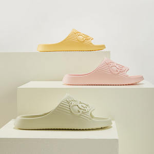 Zapatillas antideslizantes para hombres y mujeres, <span class=keywords><strong>sandalias</strong></span> sencillas y cómodas de color sólido con diseño de gato de dibujos animados, para el baño y el hogar - Product Image 2