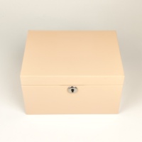 Boîte à bijoux en bois avec peinture haute brillance, doublure en velours blanc, miroir intégré, charnière métallique verrouillable, plateau amovible, boîte de rangement pour bijoux