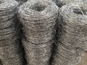 Dingzhou lima bintang logam pertanian <span class=keywords><strong>12</strong></span> gauge hijau pvc dilapisi hot-dipped galvanis kawat berduri harga pabrik terverifikasi - Product Image 3