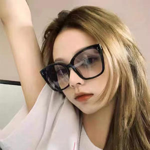 แว่นกันแดด Gm รุ่นปรับแต่งได้ Unisex ทรง Retro กรอบเต็ม เลนส์เรซิ่น ป้องกันรังสียูวี 400 รุ่นที่ 3 สีน้ำตาล ดำ ขาวขุ่น Ge209 - Product Image 2