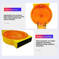 Solarbetriebener LED-Reflektorkegel für Baustellen, Pferdeschutz, Fahrbahnmarkierung und Nachtverkehrswarnung