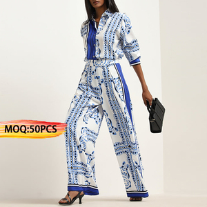 Camisa abotonada con estampado de retazos personalizada Oem + Pantalones de pierna ancha Trajes de diseñador Conjunto de 2 piezas a juego Ropa de mujer - Product Image 1