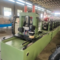 Purlin automatique prédécoupé de type C faisant la machine pour le moteur de vitesse de toiture avec des composants de noyau pour l'usage de plancher