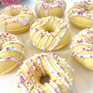 Vente en gros de boules de sel de bain nourrissantes et apaisantes en forme de beignets, ensemble de produits de bain, vente directe - Product Image 1