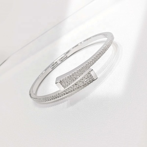 Pulseras de plata de ley 925 con circonitas para parejas, de lujo, a la moda, ajustables, gruesas, tipo brazalete abierto para chicas. - Product Image 1