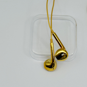 Audífonos Intrauditivos con Cable Tipo C, Metálicos Cromados en Oro, Audífonos con Cable Totalmente Chapados en Oro - Product Image 6