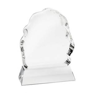 Trofeo de Vidrio Blanco en Forma de 'Iceberg' - Elegante Producto de Artesanía en Vidrio - Product Image 1