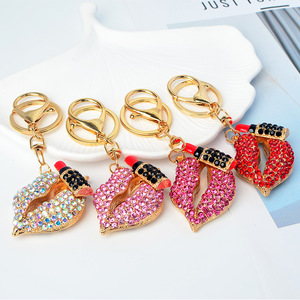 <span class=keywords><strong>Porte</strong></span>-clés en alliage de zinc en forme de lèvres, pendentif en métal incrusté de strass, ornement suspendu tendance, accessoire créatif et cadeau - Product Image 1