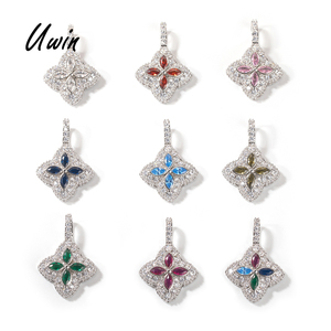 All'ingrosso <span class=keywords><strong>collana</strong></span> con ciondolo a forma di <span class=keywords><strong>quadrifoglio</strong></span> colorato zircone con ciondolo a quattro foglie gioiello placcato in oro 18k - Product Image 1