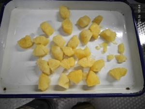 Ananas en morceaux et dés en conserve, frais, sains, en <span class=keywords><strong>vrac</strong></span>, <span class=keywords><strong>de</strong></span> qualité supérieure, coupés dans un sirop léger, pour la pâtisserie - Product Image 4