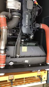 Excavatrice sur chenilles Hyundai HX220L avec moteur Yanmar, équipement de construction jaune, puissance de 110 kW - Product Image 5