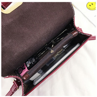 Alibaba Fournisseurs Vérifiés Chine Fabricant Usine Personnalisé PU Cuir Bandoulière Sling Femme Femelle Sac à Bandoulière
