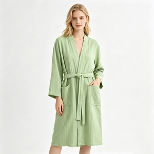 Peignoir en coton moelleux unisexe, vêtements de nuit luxueux et confortables avec pantalon assorti, personnalisable - Product Image 1
