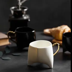 200 мл треугольная керамическая кофейная чашка в форме бедра Европейская современная простая креативная черная белая однотонная молочная Пара кружек посуда для напитков