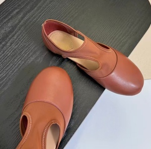 Chaussures de course d'été nouveau style avec ventilation latérale et semelle plate, adaptées à toutes les occasions, chaussures à bout fendu pour femmes - Product Image 6