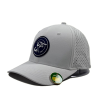 Casquette de baseball unisexe de sport en polyester perforé de haute qualité ODM avec patch en caoutchouc personnalisé et clip marqueur de balle de golf