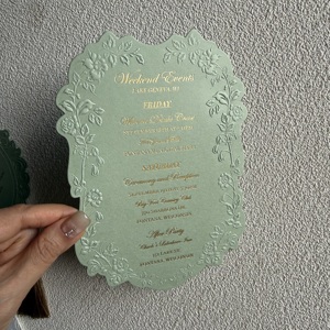 Elegante Tarjeta de Invitación para Eventos de Boda en Verde Salvia, con Diseño Troquelado en Relieve, Borde Floral y Detalles en Dorado - Product Image 1