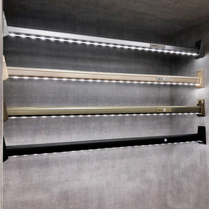 Veilleuse LED rechargeable personnalisable OEM Rails de suspension pour vêtements Tringles de placard pour suspendre les vêtements Lumière LED à détecteur de mouvement - Product Image 6