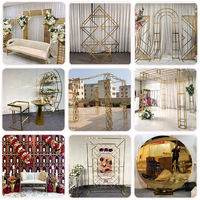 Offre Spéciale décor de scène de mariage toile de fond en métal grand arc de toile de fond de mariage en miroir doré en acier inoxydable pour la cérémonie