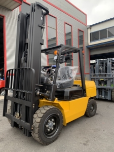 De la Chine Top BrandHeli 1.5 tonnes Mini chariot élévateur à fourche Offre Spéciale grand chariot élévateur Diesel avec double pneus CPCD15 - Product Image 6