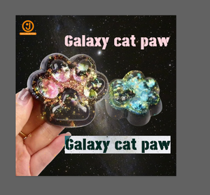 ของเล่นบีบมือรูปอุ้งเท้าแมว JO Glitter Cat Paw Mochi ทำจากวัสดุ TPR นุ่ม ยืดหยุ่น ให้ความรู้สึกสัมผัสพิเศษ ช่วยคลายความวิตกกังวล เหมาะสำหรับเด็กอายุ 5 ปีขึ้นไป - Product Image 4
