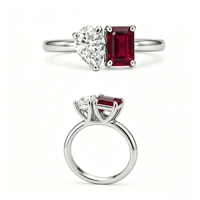 Bague classique en argent sterling 925 avec rubis, diamants taille poire et taille émeraude, design à deux pierres