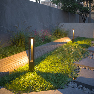 Lampadaire de jardin extérieur en fer avec abat-jour en verre LED 2700K IP66 Ampoule A19 non amovible AC 220V Alimenté par énergie solaire avec détecteur de mouvement et variateur d'intensité - Product Image 5
