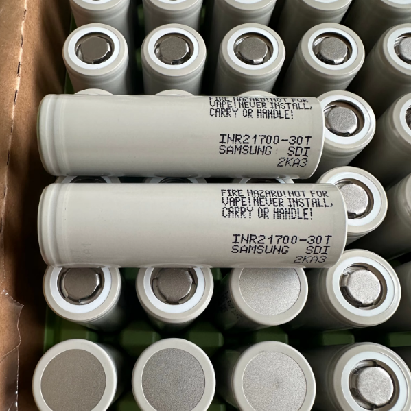 Factory Supply Original 21700 30T  3000mAh 35A Lithium Ion Battery 21700 3.6V Cells for E-scooter E-bike Battery Pack