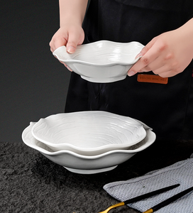 ชามเซรามิกโบฮีเมียนขอบทองหรูหรา เป็นมิตรกับสิ่งแวดล้อม ทนทาน ดีไซน์ลายนูน สำหรับเสิร์ฟของหวาน อาหารหรู โรงแรม งานแต่งงาน - Product Image 2