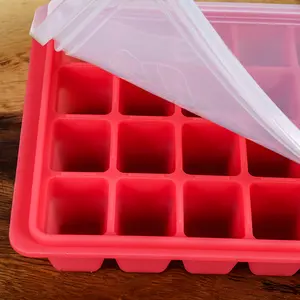 Venda quente BPA Free Ice Cube Maker Portátil Nova Moda 28 cavidade silicone cubo de gelo bandeja com tampa