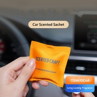 Diffuseur de parfum pour voiture Rafraîchisseur d'air avec logo personnalisé Sachet en tissu Clip pour bouche d'aération de voiture Sac de sachet parfumé suspendu pour tiroir de voiture Placard