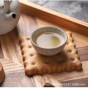 Posavasos de madera con forma de galleta, cuadrados, de madera maciza, aislantes, para tazas de café y té, multiusos - Product Image 4