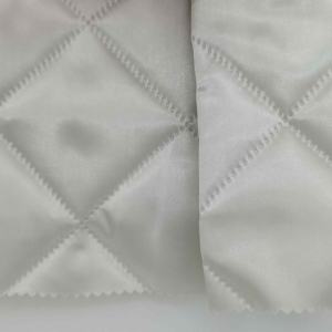 Tela de Satén Color <span class=keywords><strong>Beige</strong></span> al por Mayor, Tela de Poliéster 100% con Doble Cara y <span class=keywords><strong>Acolchado</strong></span> Ultrasónico de Diamantes para Forro de Ropa y Decoración - Product Image 2