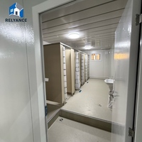 Conteneur-chalet RELYANCE pour la Guyane, clé en main, avec terrasse et escalier, pour usage bureautique et hospitalier, mobile et portable, installation rapide, 20 pieds