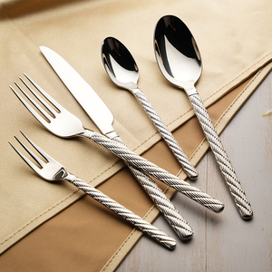 Sang Trọng Vàng Twist xử lý thiết lập dao kéo 18/10 thép không gỉ Bộ đồ ăn dùng một lần <span class=keywords><strong>Flatware</strong></span> bộ cho các bên và 5 sao khách sạn - Product Image 2