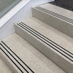 Gradini e alzate per scale all'aperto in pietra di granito naturale antiscivolo - Product Image 1