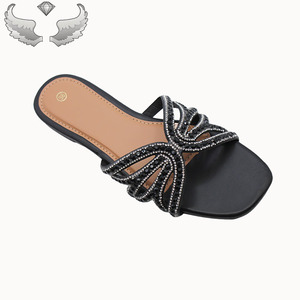 Fashionable Lightweight Women's Sandals Custom logo Packaging Outdoor Wear Trendy Sandals Slippers Women's Sandals Manufacturer - Product Image 3