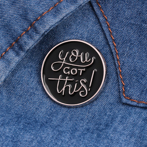 Artesanía de metal de oro rosa personalizada redonda personalizada tienes este logotipo ID nombre de la empresa letra pin insignia esmalte suave solapa pines insignia - Product Image 3