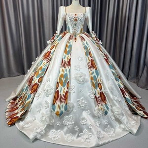 Vestido de Novia Musulmán Lscm76 con Bordados, Apliques Florales, Estampado Floral, Vestido de Novia de Lujo con Cuentas para Escote Corazón y Cola de Capilla - Product Image 2