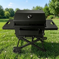 Panggangan BBQ Arang Portabel Lipat Model X-Frame dengan Rak Samping Ganda dan Roda untuk Piknik dan Berkemah di Luar Ruangan