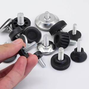 Support d'affichage GQK GW25103110 en tôle de fer avec pieds réglables à vis et patins en plastique pour meubles, fond noir - Product Image 1