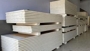 Panneaux sandwich en laine de roche ignifuge de haute qualité de <span class=keywords><strong>100</strong></span> <span class=keywords><strong>mm</strong></span> pour la toiture et l'isolation des murs des entrepôts dans les projets d'ingénierie - Product Image 6