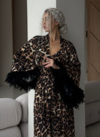 Ensembles de vêtements de détente personnalisés pour femmes, logo personnalisé, plumes amovibles, peignoir, pyjamas, robe pour femme, vêtement en soie, vêtements de nuit sexy pour femmes rondes